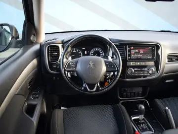 Mitsubishi Outlander 2018 2.0 Benzina 4x4 Automat Euro6