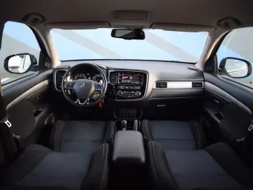 Mitsubishi Outlander 2018 2.0 Benzina 4x4 Automat Euro6