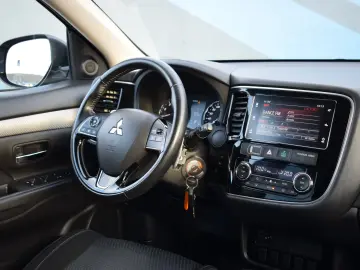 Mitsubishi Outlander 2018 2.0 Benzina 4x4 Automat Euro6