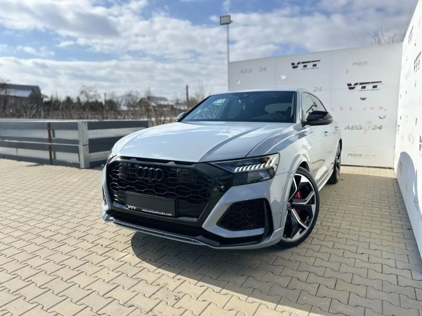 Audi RSQ8