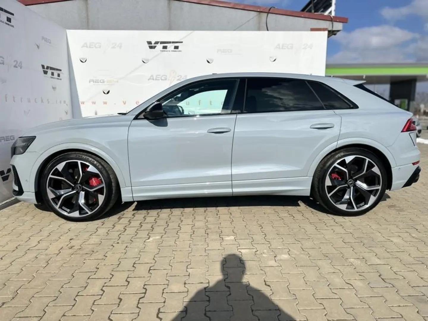 Audi RSQ8