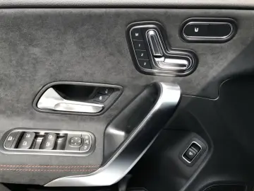 CLA 220 d Coupe  EditionAMG 19Z Night Pano AHK