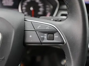 A4 Avant S line 40 TFSI S tronic ACC PANO LED BT