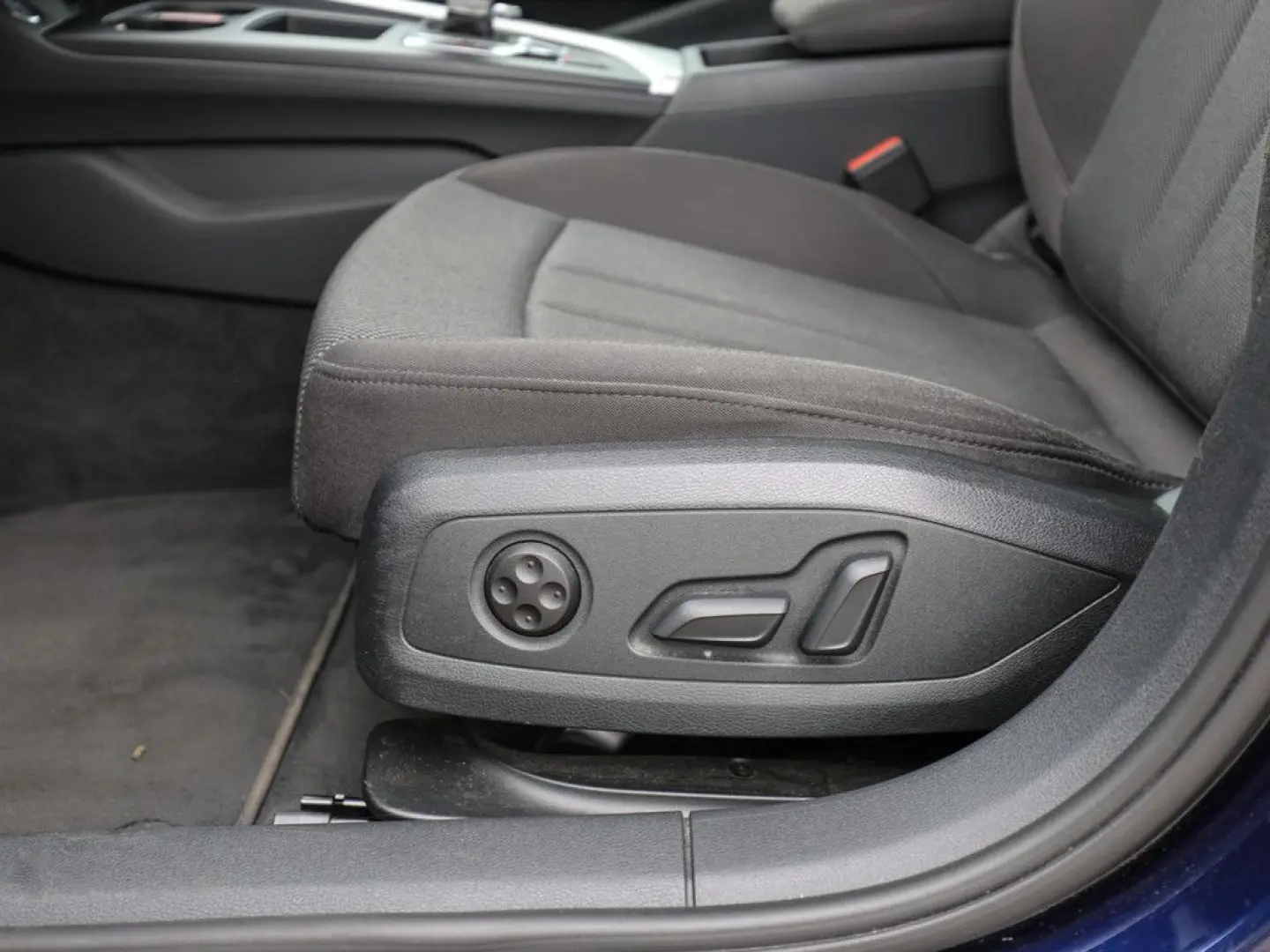 A4 Avant S line 40 TFSI S tronic ACC PANO LED BT