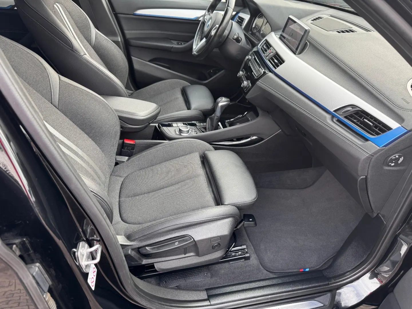 X1 xDrive 25 e M Sport LED NAVI KAMERA APP HIFI