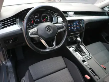 Passat Variant Business  2.HD DSG ACC RFK AHK