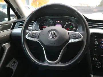 Passat Variant Business  2.HD DSG ACC RFK AHK