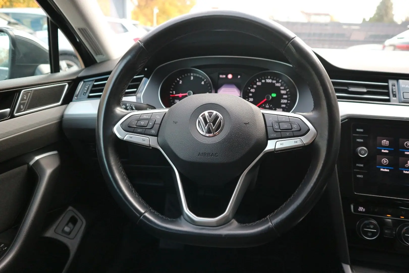 Passat Variant Business  2.HD DSG ACC RFK AHK