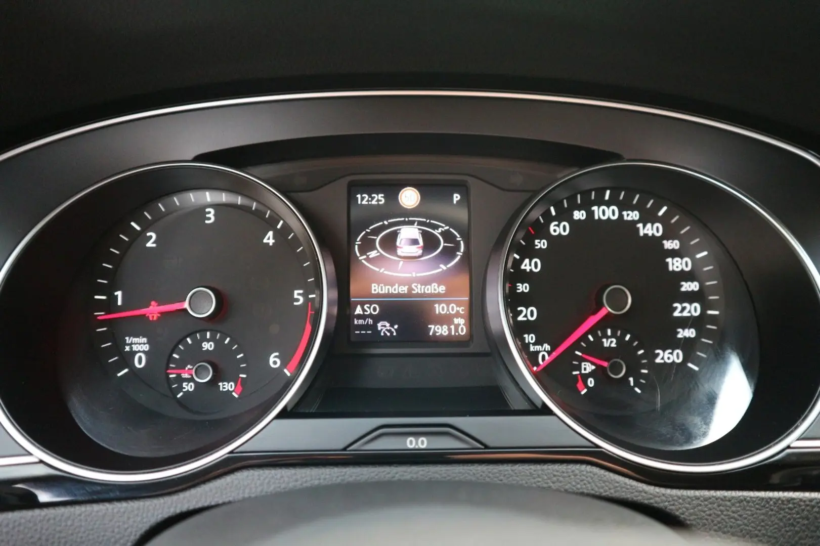 Passat Variant Business  2.HD DSG ACC RFK AHK