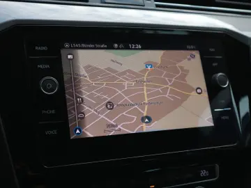 Passat Variant Business  2.HD DSG ACC RFK AHK