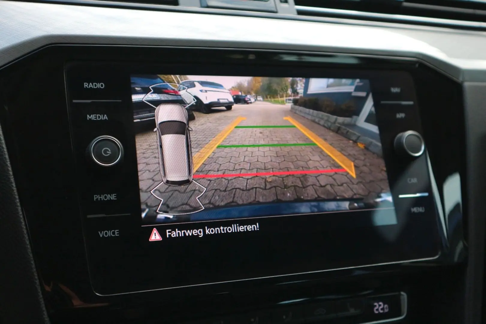 Passat Variant Business  2.HD DSG ACC RFK AHK