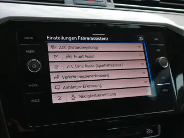 Passat Variant Business  2.HD DSG ACC RFK AHK