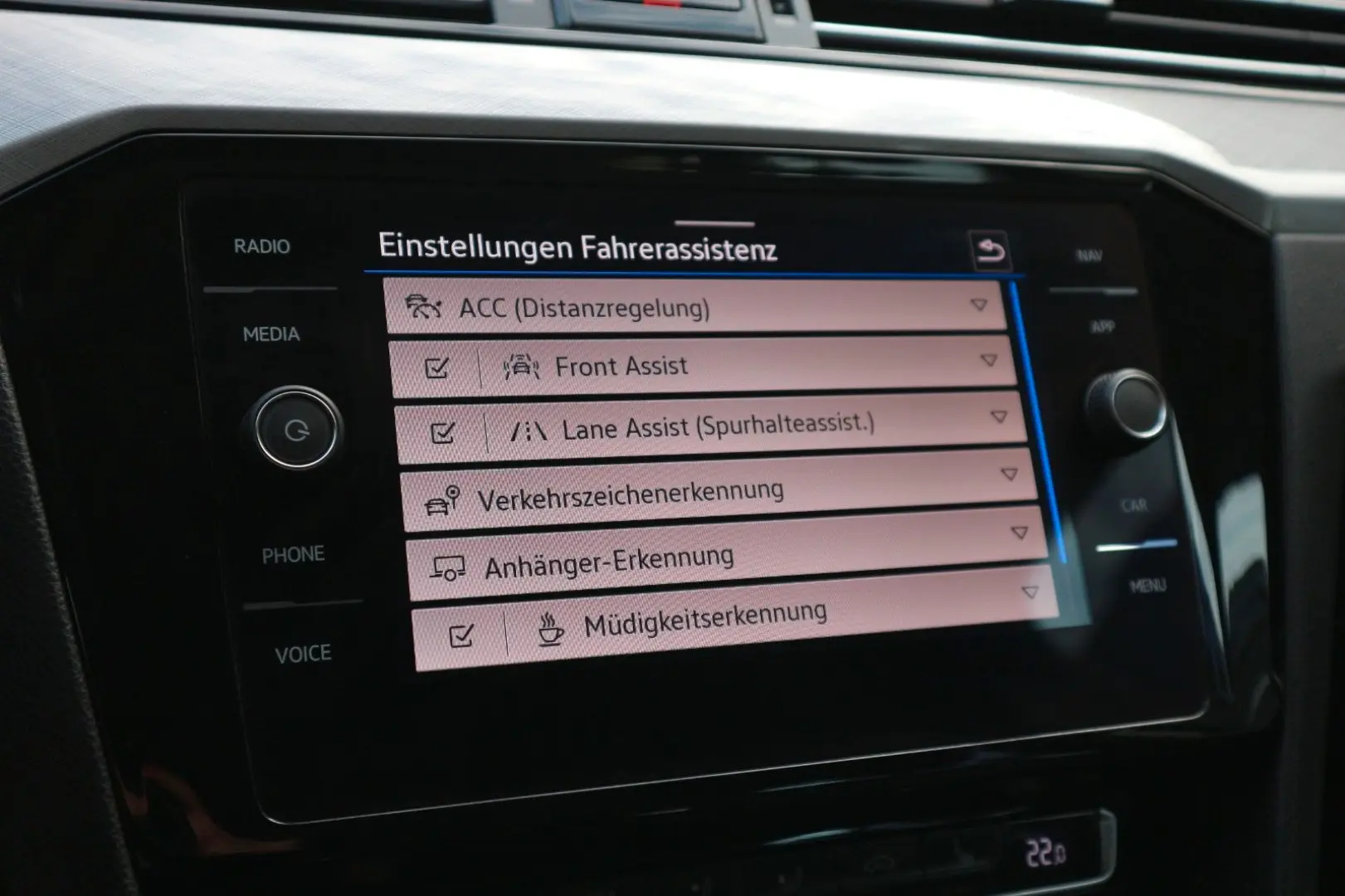 Passat Variant Business  2.HD DSG ACC RFK AHK