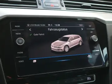 Passat Variant Business  2.HD DSG ACC RFK AHK