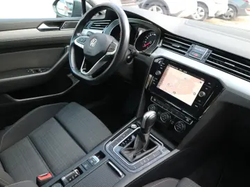 Passat Variant Business  2.HD DSG ACC RFK AHK