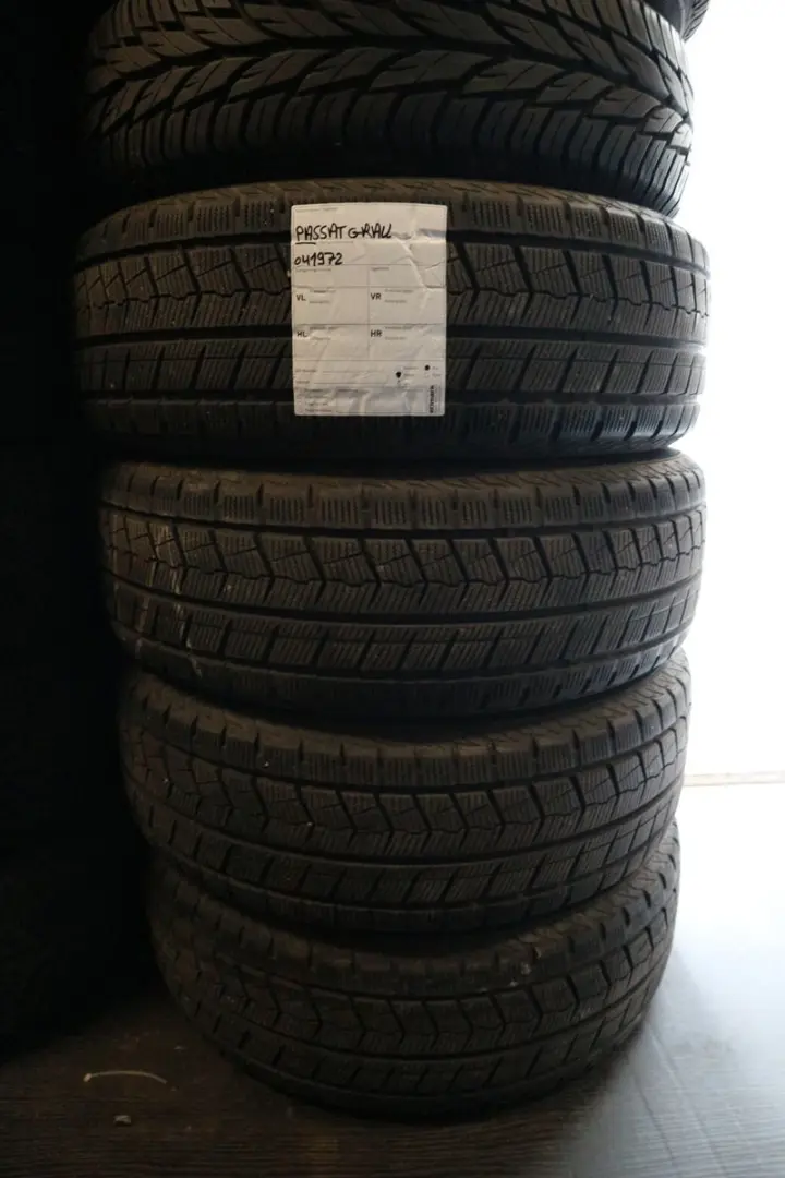 Passat Variant Business  2.HD DSG ACC RFK AHK