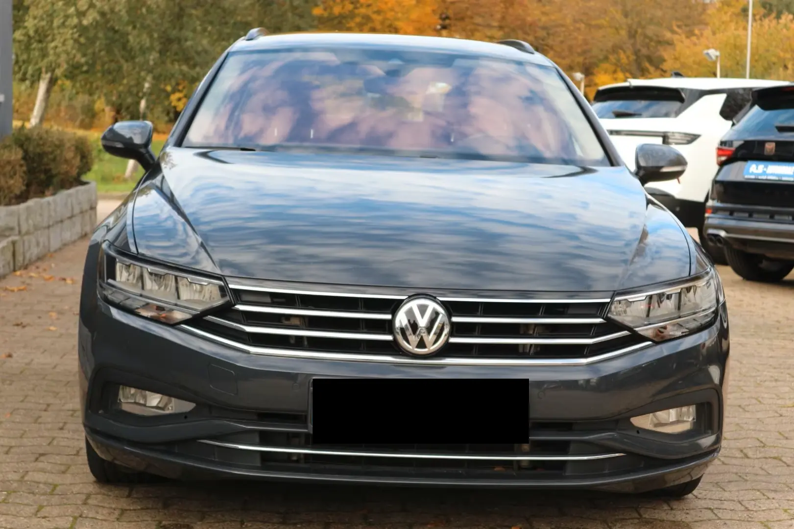 Passat Variant Business  2.HD DSG ACC RFK AHK