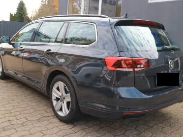 Passat Variant Business  2.HD DSG ACC RFK AHK