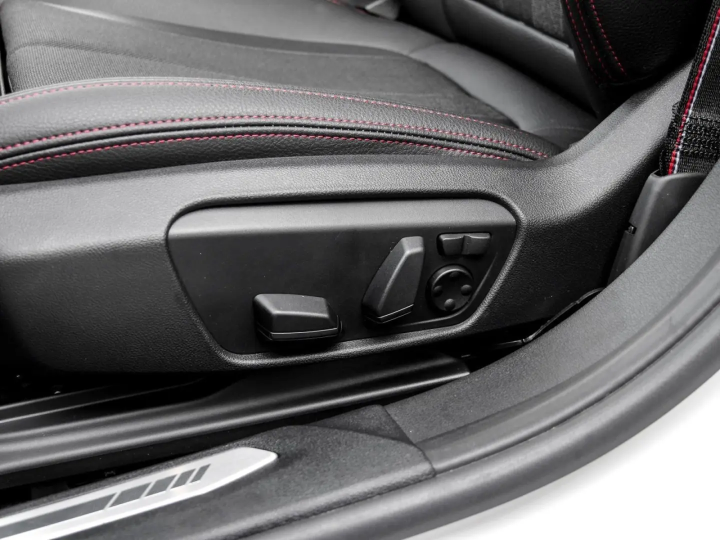 128ti M SPORT PRO H K HuD PANO ACC DA PA