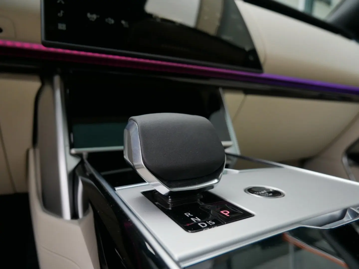 RR D350 Autobiography Pano AHK SVO leather