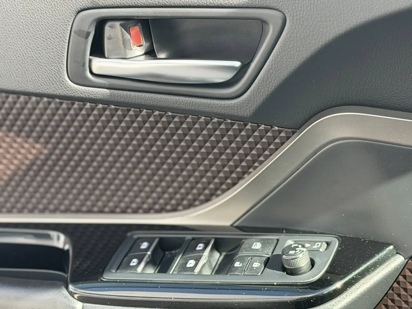 TOYOTA C-HR 1.8 Hybrid Lounge