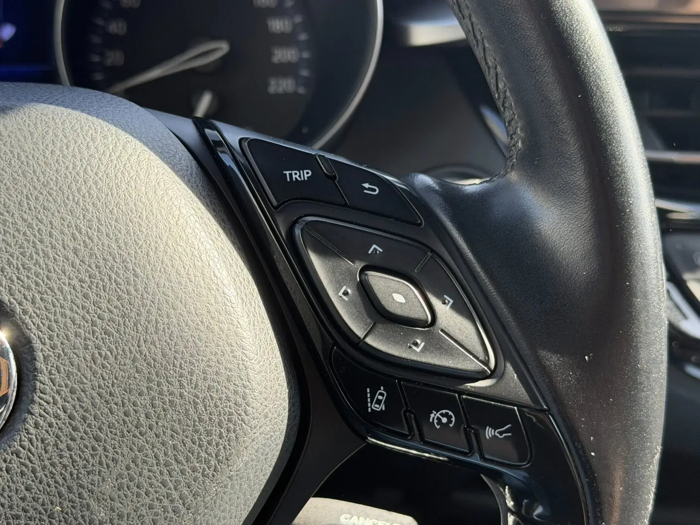 TOYOTA C-HR 1.8 Hybrid Lounge