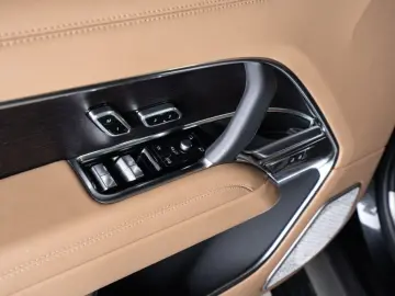 Range Rover D350 Autobiography LWB 7.SEATS