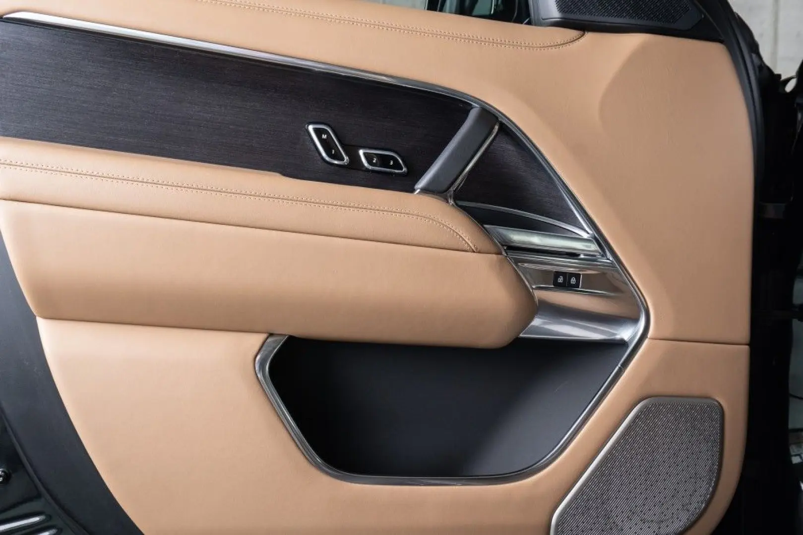 Range Rover D350 Autobiography LWB 7.SEATS