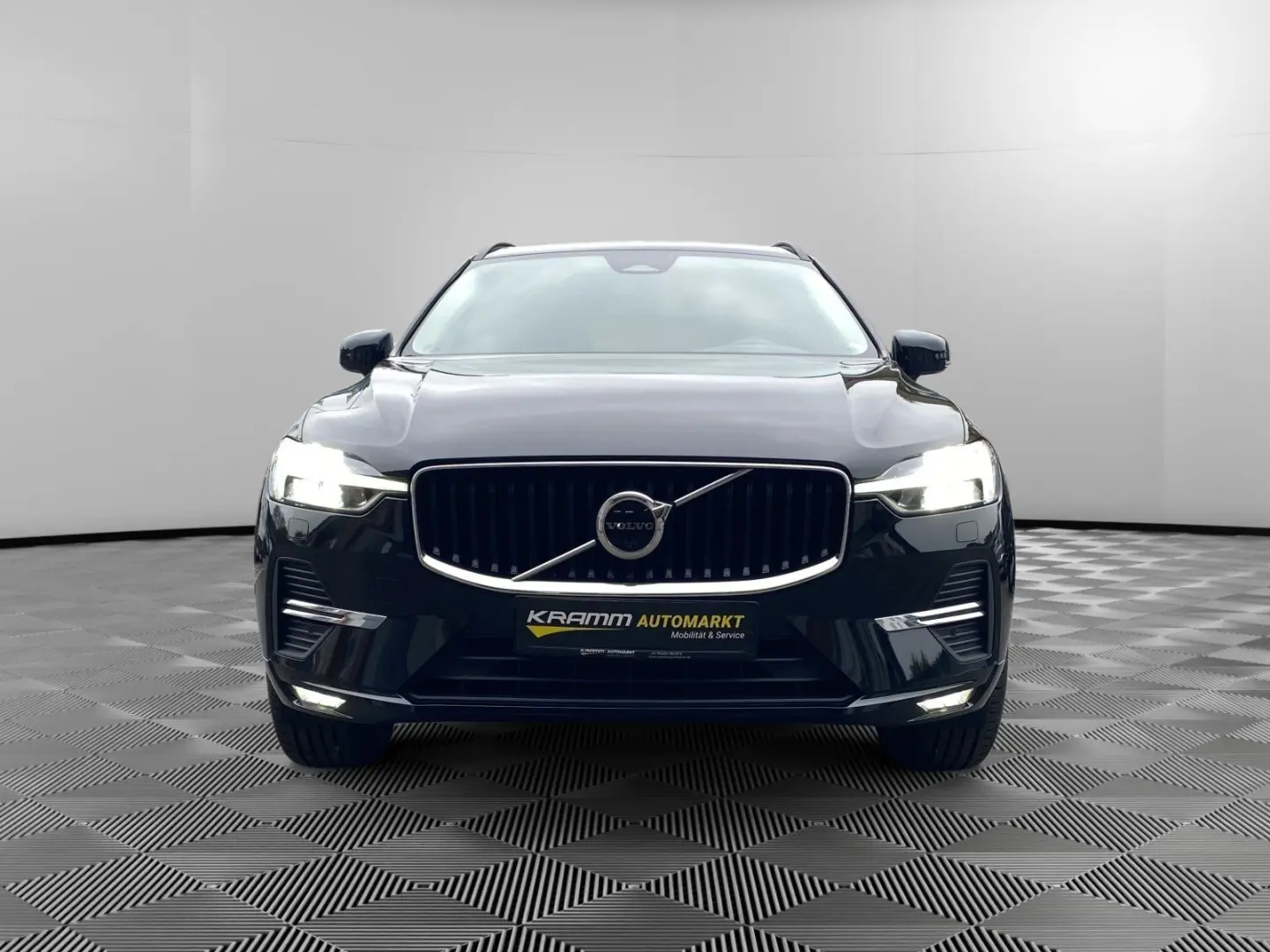 XC60 Momentum Pro 2WD NR Fzg. Scheckh.