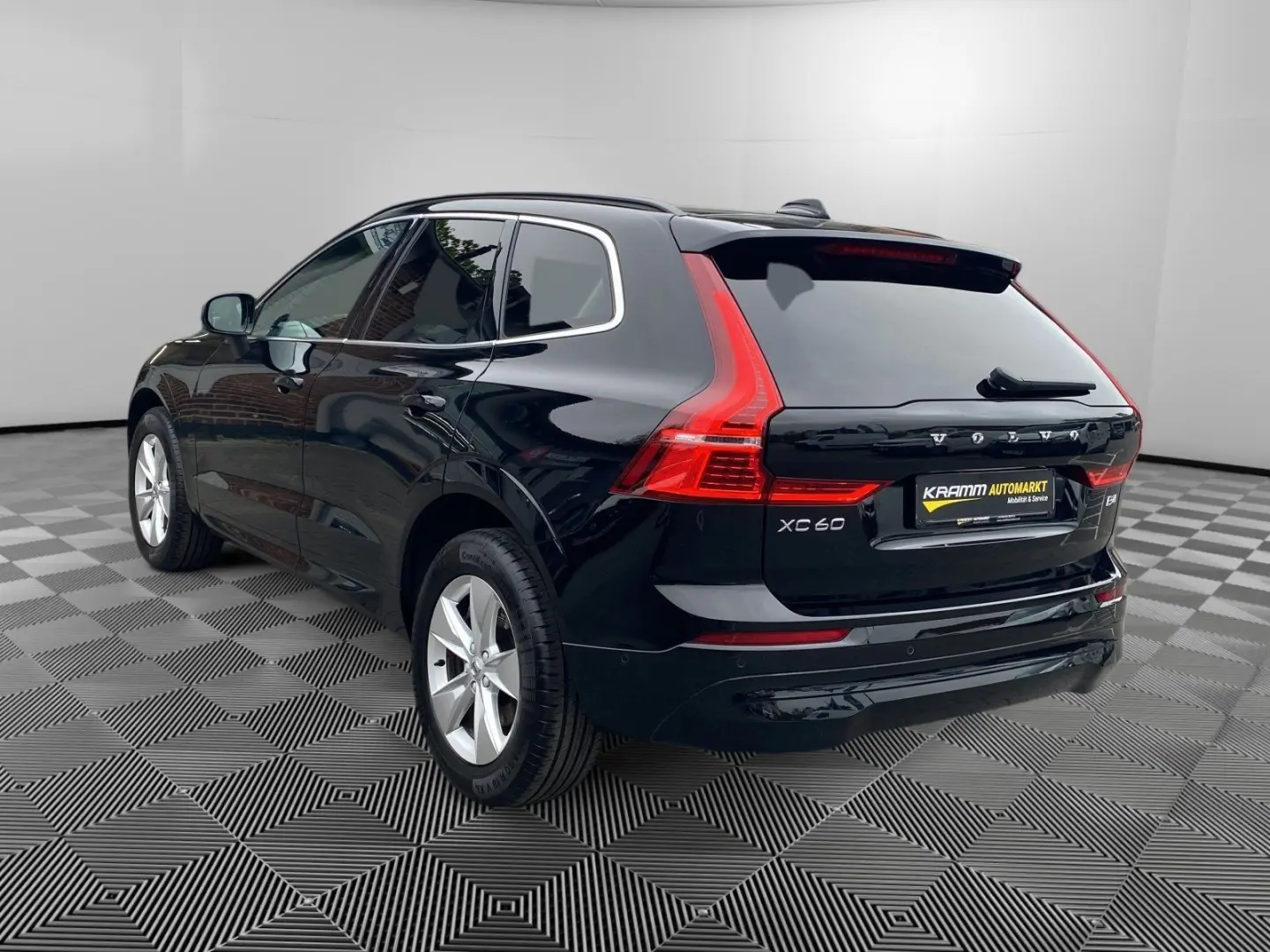 XC60 Momentum Pro 2WD NR Fzg. Scheckh.