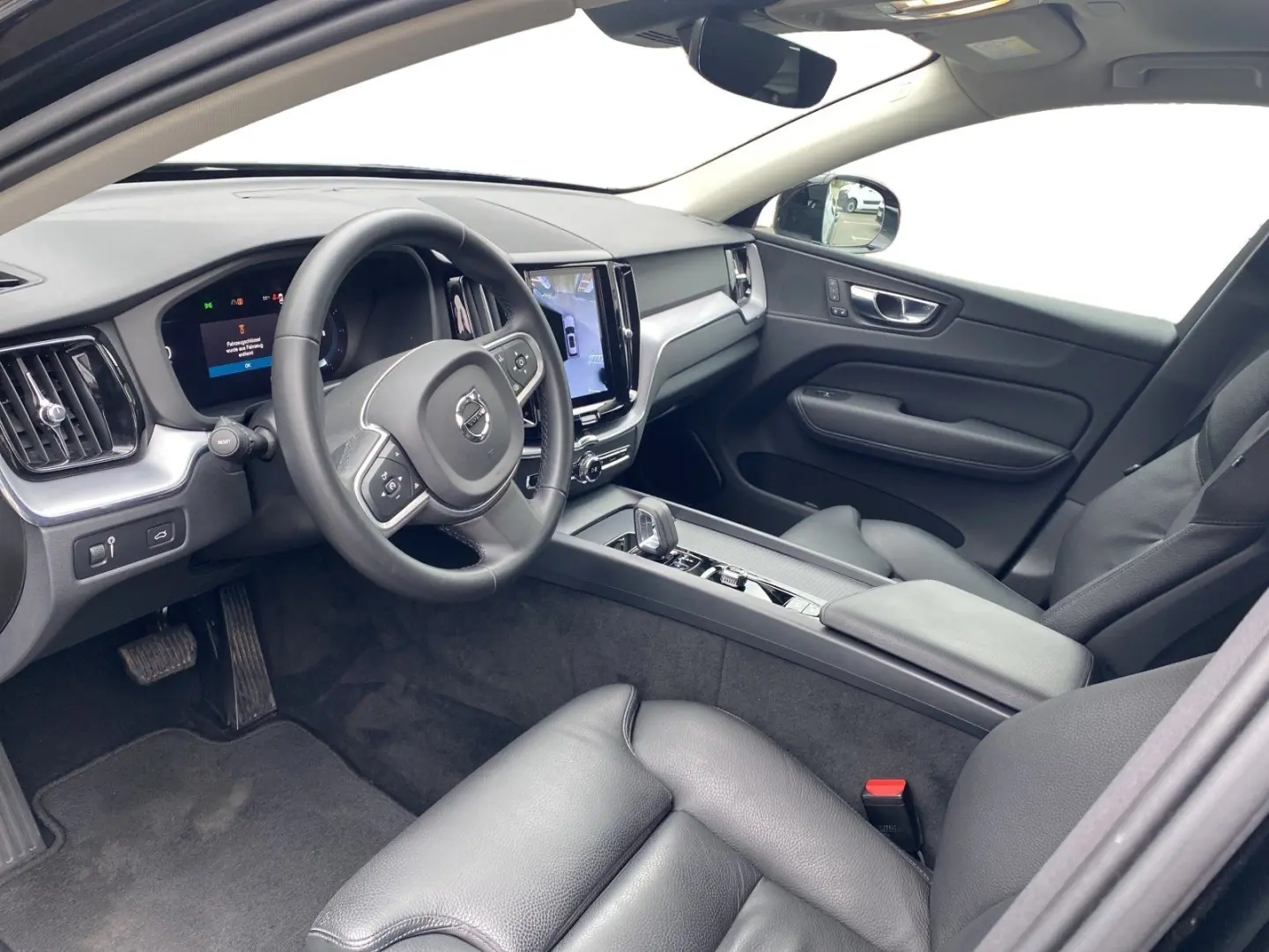 XC60 Momentum Pro 2WD NR Fzg. Scheckh.