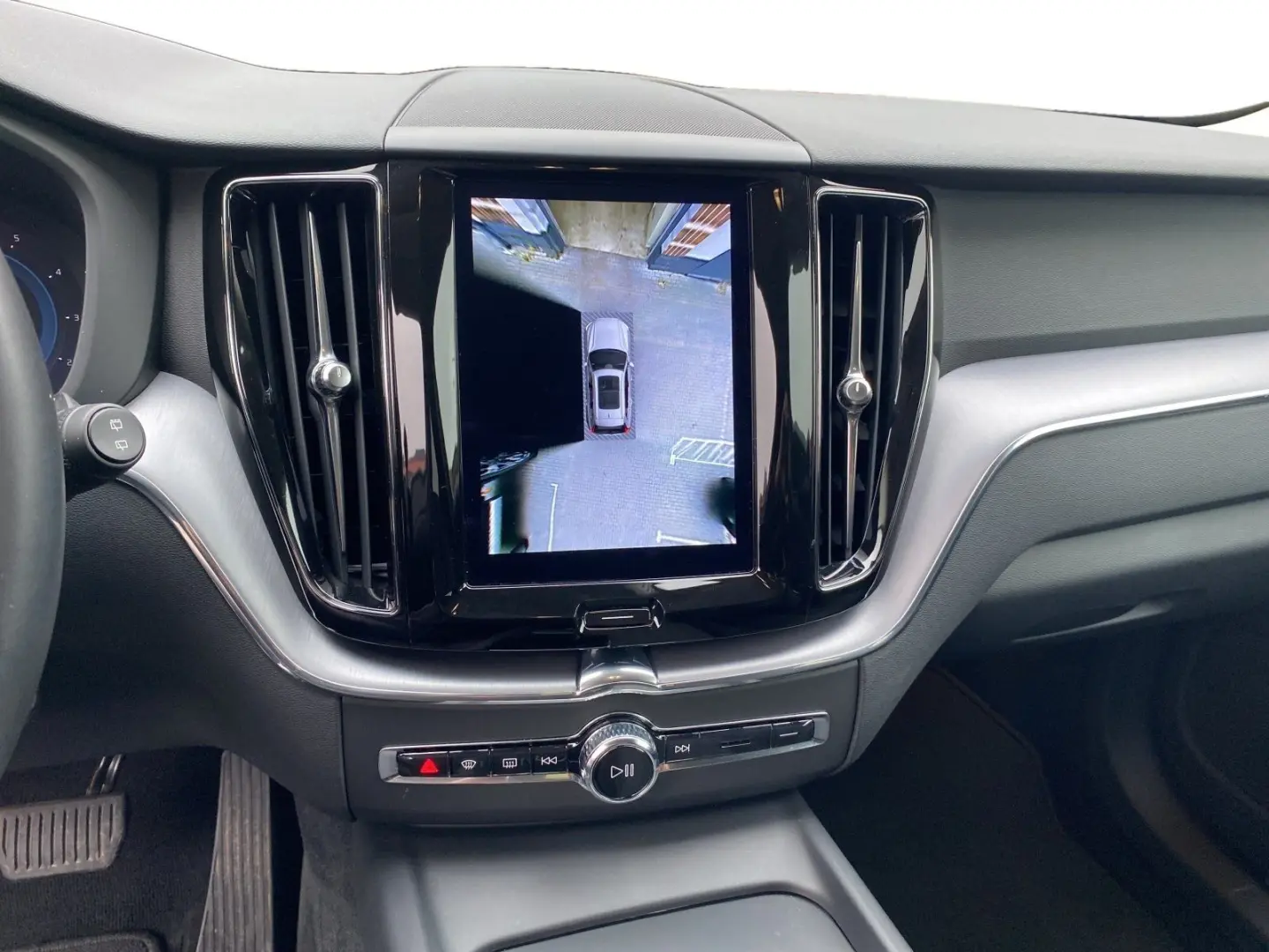 XC60 Momentum Pro 2WD NR Fzg. Scheckh.