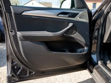 X3 xDrive 30e Advantage 1.HD DAB HEAD UP HIFI