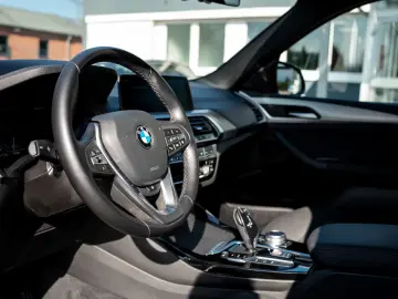 X3 xDrive 30e Advantage 1.HD DAB HEAD UP HIFI