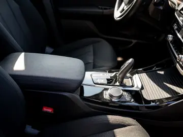 X3 xDrive 30e Advantage 1.HD DAB HEAD UP HIFI