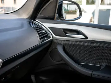 X3 xDrive 30e Advantage 1.HD DAB HEAD UP HIFI