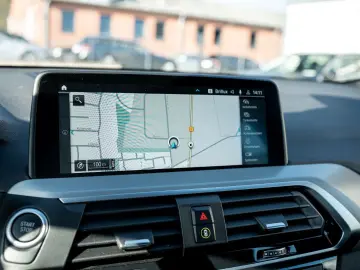 X3 xDrive 30e Advantage 1.HD DAB HEAD UP HIFI