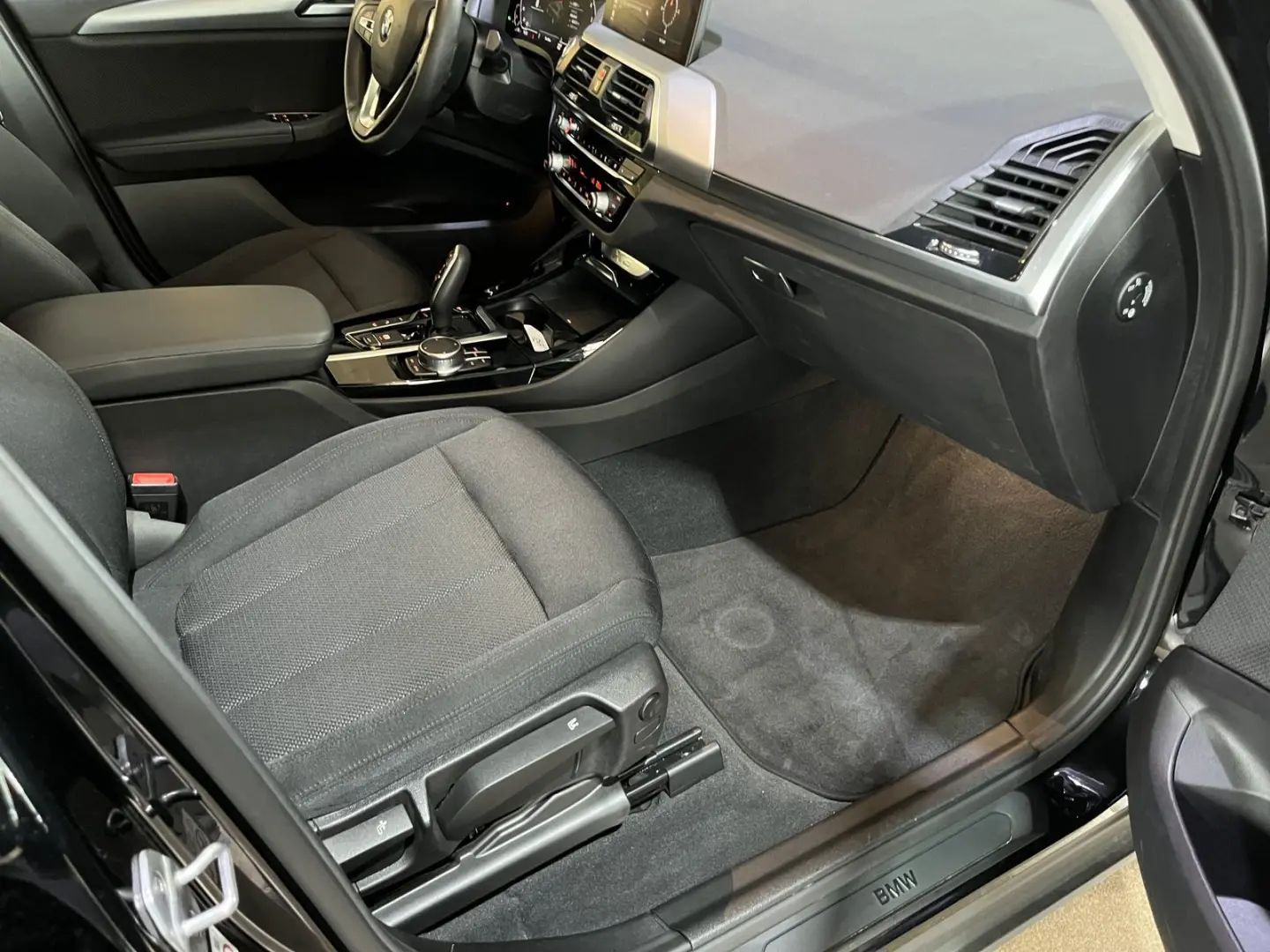 X3 xDrive 30 e Advantage HiFi-Sound AHK LED Navi