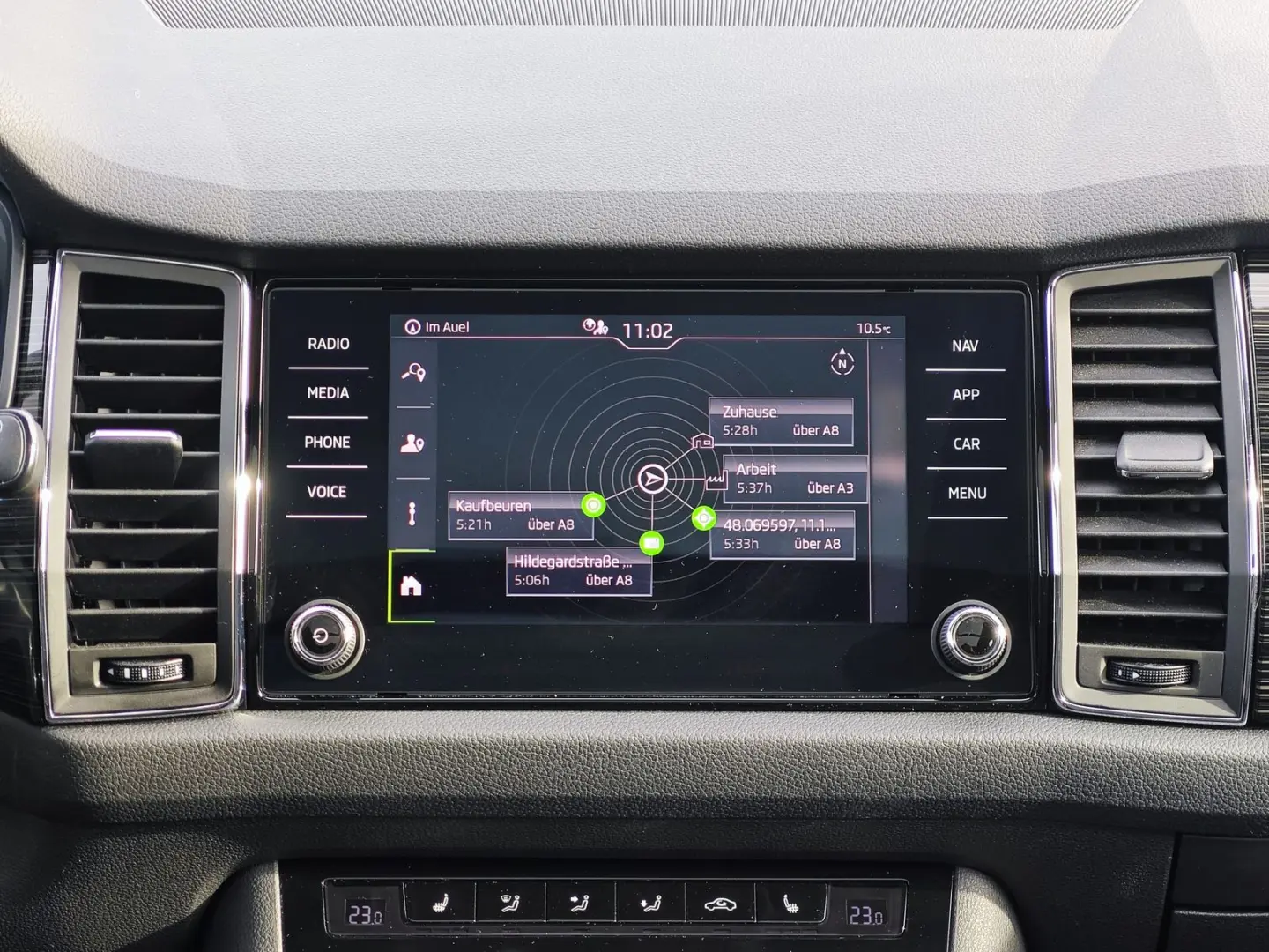 Kodiaq Style 4x4  7 Sitzer AHK ACC Pano Memory