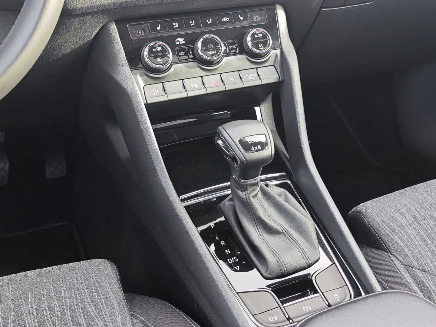 Kodiaq Style 4x4  7 Sitzer AHK ACC Pano Memory