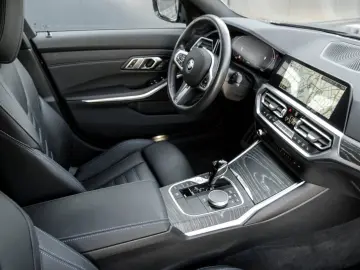 330e xDrive Limousine M Sport AHK Glasd. Laser A