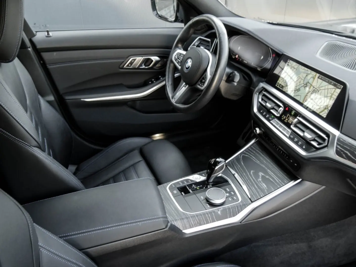 330e xDrive Limousine M Sport AHK Glasd. Laser A