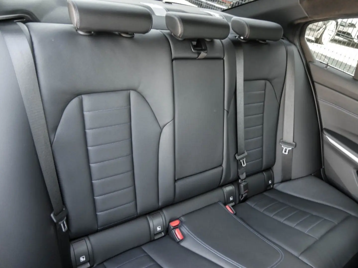 330e xDrive Limousine M Sport AHK Glasd. Laser A