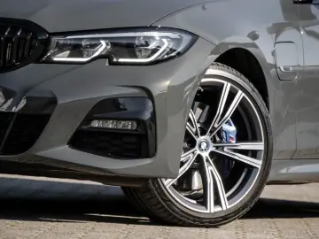 330e xDrive Limousine M Sport AHK Glasd. Laser A