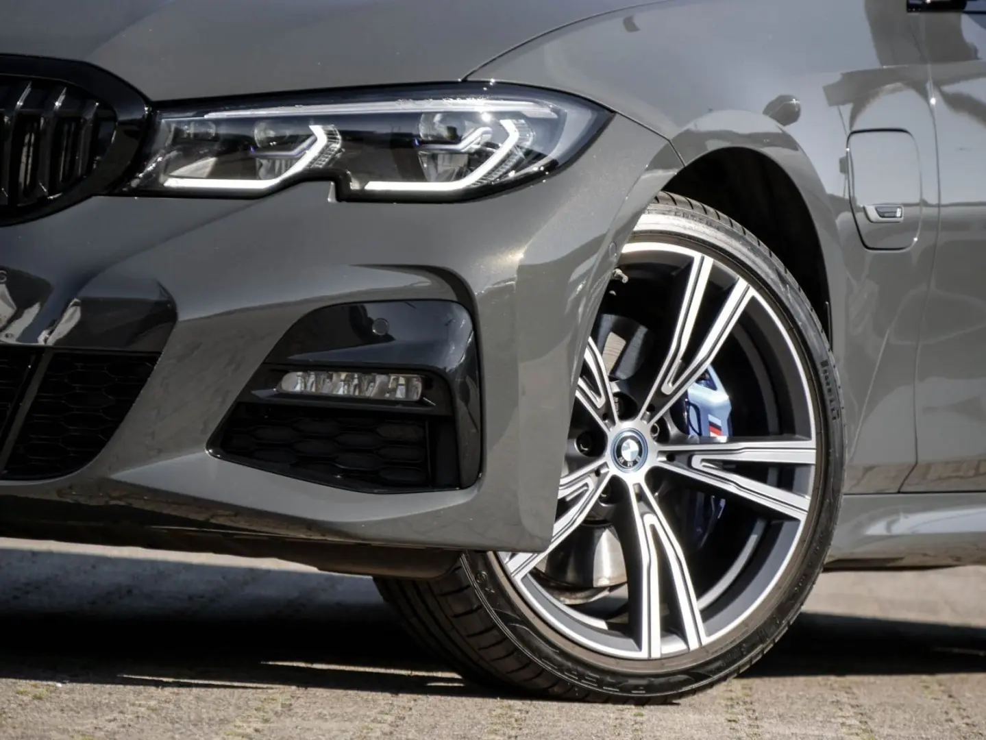 330e xDrive Limousine M Sport AHK Glasd. Laser A