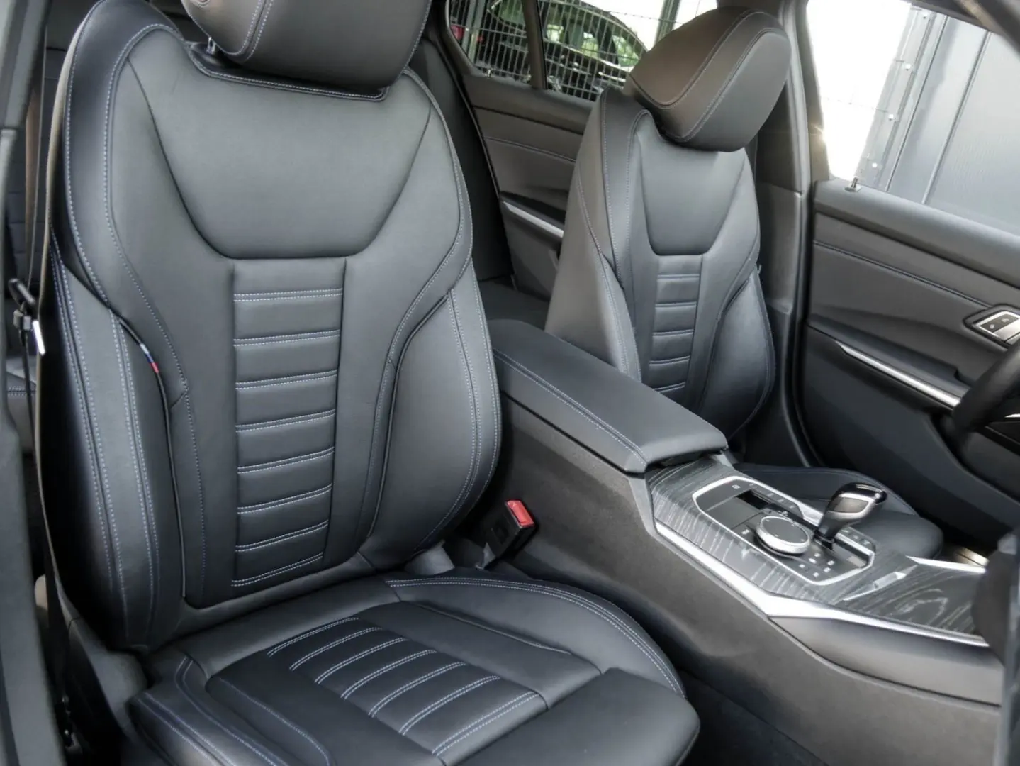 330e xDrive Limousine M Sport AHK Glasd. Laser A