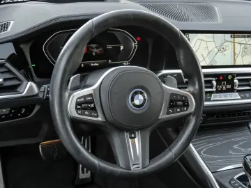 330e xDrive Limousine M Sport AHK Glasd. Laser A