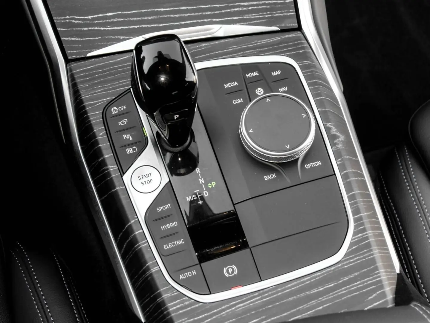 330e xDrive Limousine M Sport AHK Glasd. Laser A