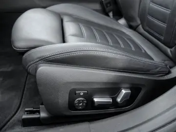 330e xDrive Limousine M Sport AHK Glasd. Laser A