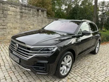 Touareg 3.0 V6 TDI R-line 4MOT ACC PANO LED AHK